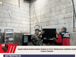 Hujan Angin Rusak Rumah Warga di Pule Trenggalek, Babinsa Sigap Turun Tangan