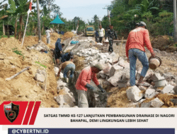 Satgas TMMD Ke-127 Lanjutkan Pembangunan Drainase di Nagori Bahapal, Demi Lingkungan Lebih Sehat