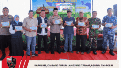 Kapolres Jombang Turun Langsung Tanam Jagung, TNI–Polri Bersatu Dukung Swasembada Pangan Nasional