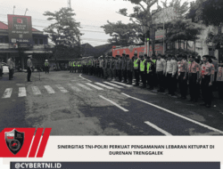 Sinergitas TNI-Polri Perkuat Pengamanan Lebaran Ketupat di Durenan Trenggalek