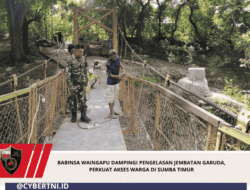 Babinsa Waingapu Dampingi Pengelasan Jembatan Garuda, Perkuat Akses Warga di Sumba Timur
