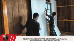 Pembangunan Gereja Santo Klemenst Berlanjut, Satgas TMMD Kerjakan Dinding Bagian Dalam