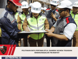 Peletakan Batu Pertama RTLH, Danrem 163/WSa Tegaskan Kemanunggalan TNI-Rakyat