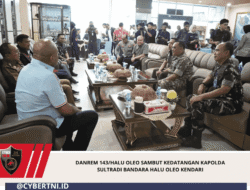 Danrem 143/Halu Oleo Sambut Kedatangan Kapolda Sultradi Bandara Halu Oleo Kendari