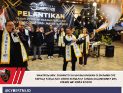 Waketum Adv. Suwanto SH MH kalungkan Slempang DPC kepada Ketua Adv. Erwin Maulana Tandai Dilantiknya DPC FERADI WPI Kota Bogor