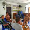 Babinsa Koramil 1406-03/Maniangpajo Laksanakan Komsos Bersama Kepala Desa dan Warga
