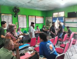 Babinsa Koramil 1406-06/Pammana Laksanakan Komsos Bersama Aparat Desa
