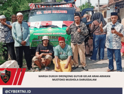 Warga Dukuh Dronjong Guyub Gelar Arak-arakan Mustoko Mushola Darussalam