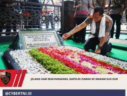 Jelang Hari Bhayangkara, Kapolri Ziarah ke Makam Gus Dur