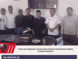 Tidak Ada Kemajuan, Massa Desak Kadisdik Kabupaten Cirebon Di Minta Mundur