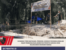 Di Bawah Terik Matahari, Personel Kodim 0118/Subulussalam Kejar Pembangunan Jembatan Perintis Garuda Demi Kelancaran Ekonomi Warga