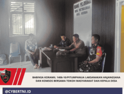 BABINSA KORAMIL 1406-10/PITUMPANUA LAKSANAKAN ANJANGSANA DAN KOMSOS BERSAMA TOKOH MASYARAKAT DAN KEPALA DESA