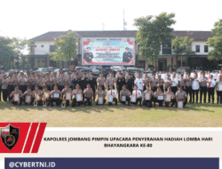 Kapolres Jombang Pimpin Upacara Penyerahan Hadiah Lomba Hari Bhayangkara ke-80