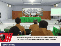 Perhutani KPH Jombang Gandeng Disnakertrans Berikan Pelatihan Keselamatan Kerja Ke Mitra Tenaga Produksi