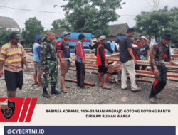 Babinsa Koramil 1406-03/Maniangpajo Gotong Royong Bantu Dirikan Rumah Warga