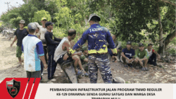 Pembangunan Infrastruktur Jalan Program TMMD Reguler Ke-129 diwarnai Senda Gurau Satgas dan Warga Desa Tempapan Hulu