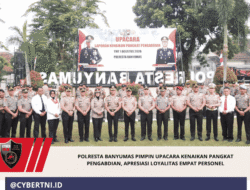 Polresta Banyumas Pimpin Upacara Kenaikan Pangkat Pengabdian, Apresiasi Loyalitas Empat Personel