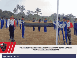 Polsek Bobotsari Latih Paskibra Kecamatan Jelang Upacara Peringatan Hari Kemerdekaan
