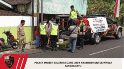 Polsek Mrebet Salurkan 2.000 Liter Air Bersih untuk Warga Sangkanayu