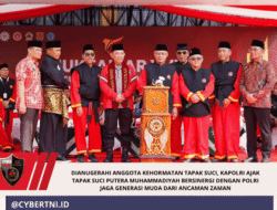 Dianugerahi Anggota Kehormatan Tapak Suci, Kapolri Ajak Tapak Suci Putera Muhammadiyah Bersinergi dengan Polri Jaga Generasi Muda dari Ancaman Zaman