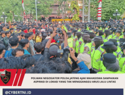 Polwan Negosiator Polda Jateng Ajak Mahasiswa Sampaikan Aspirasi di Lokasi yang Tak Mengganggu Arus Lalu Lintas