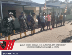 Jumat Bersih, Koramil 1513-02/Taniwel dan Masyarakat Bersihkan Lingkungan Masjid Al Hakam