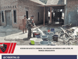 Kodim 0614/Kota Cirebon, Salurkan Air Bersih 9.000 Liter, Ke Warga Argasunya