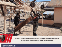 Babinsa Patahuwe Bersama Warga Gotong Royong Persiapkan Acara Lepas Sambut Ketua Majelis Jemaat GPM
