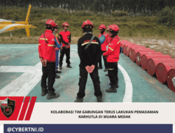 Kolaborasi Tim Gabungan Terus Lakukan Pemadaman Karhutla di Muara Medak