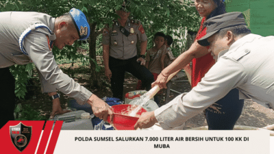 Polda Sumsel Salurkan 7.000 Liter Air Bersih untuk 100 KK di Muba
