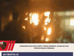 Kebakaran Melanda SMPN 2 Perak Jombang, Ruang BK dan Perpustakaan Terbakar